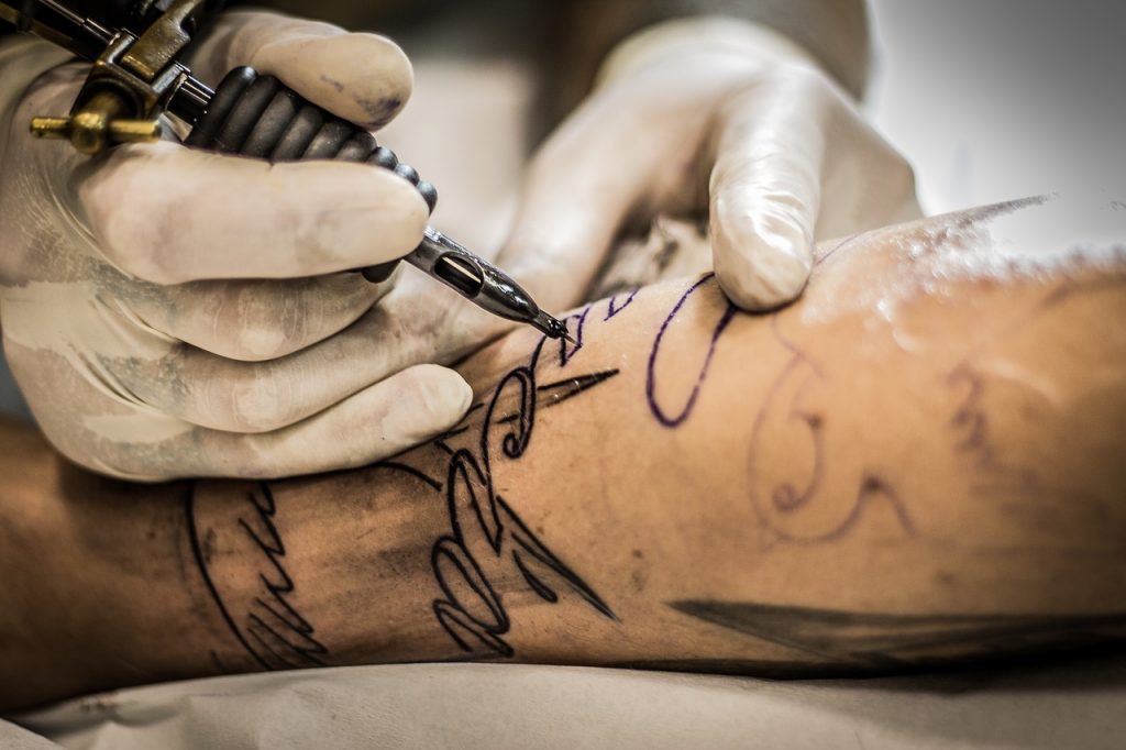 távolítsa el a svájci anti aging tetoválást